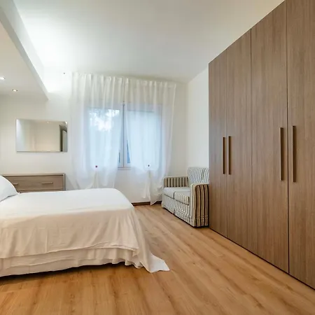 Luminoso In Mestre By Bricola البندقية